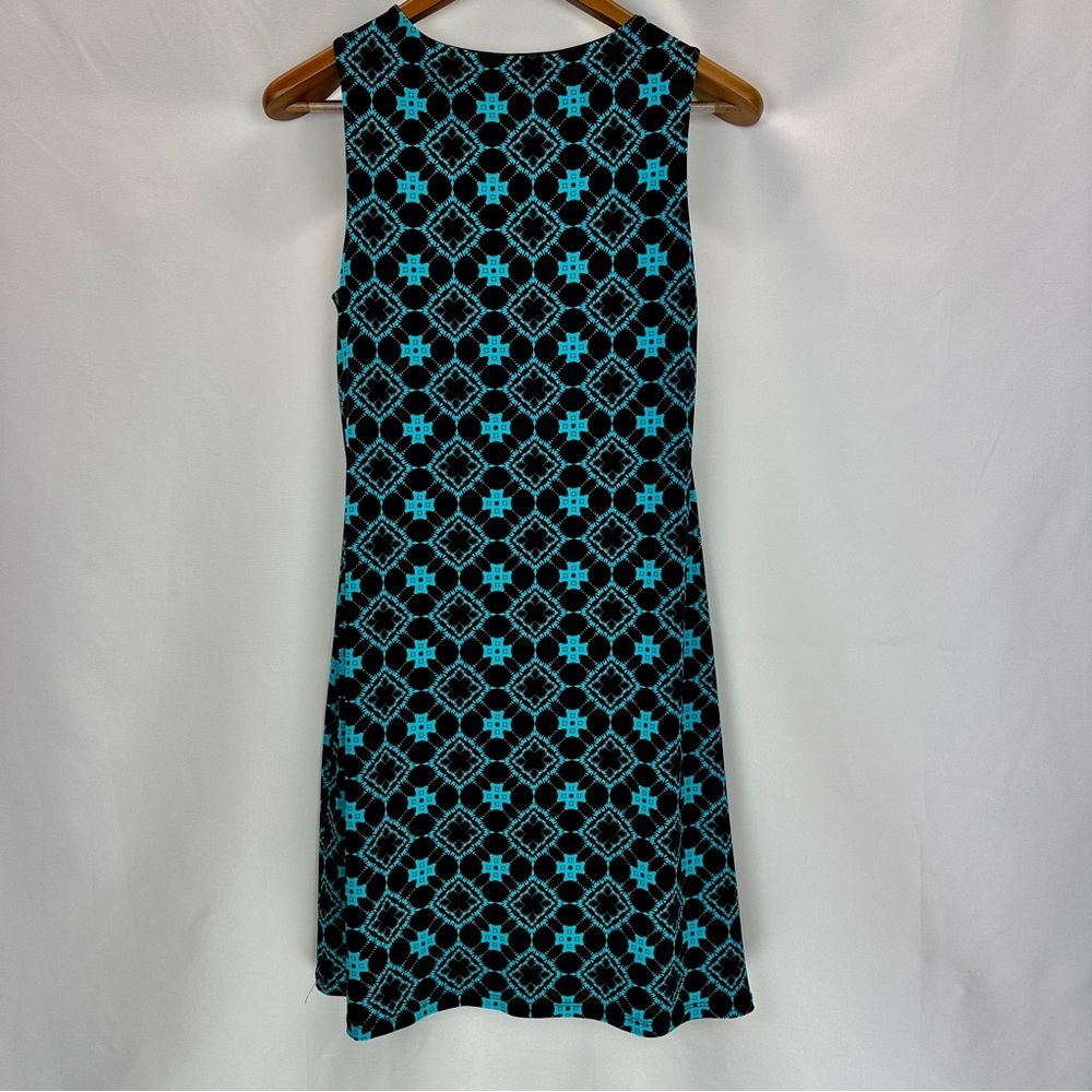 Little Black Dress with Pop of Color Sleeveless  Dress Size M Shift Sheath - Picture 16 of 16